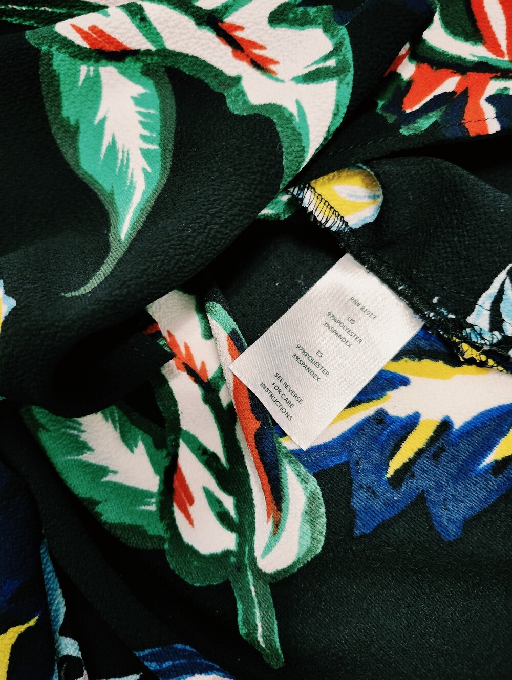 C&E Sleeveless Black Tropical Print Blouse - Picture 4 of 11